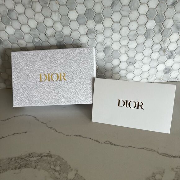 Dior White Pebble Grain Gift Box with Tissue and Card Envelope 6X9x3 Authentic - Picture 2 of 9